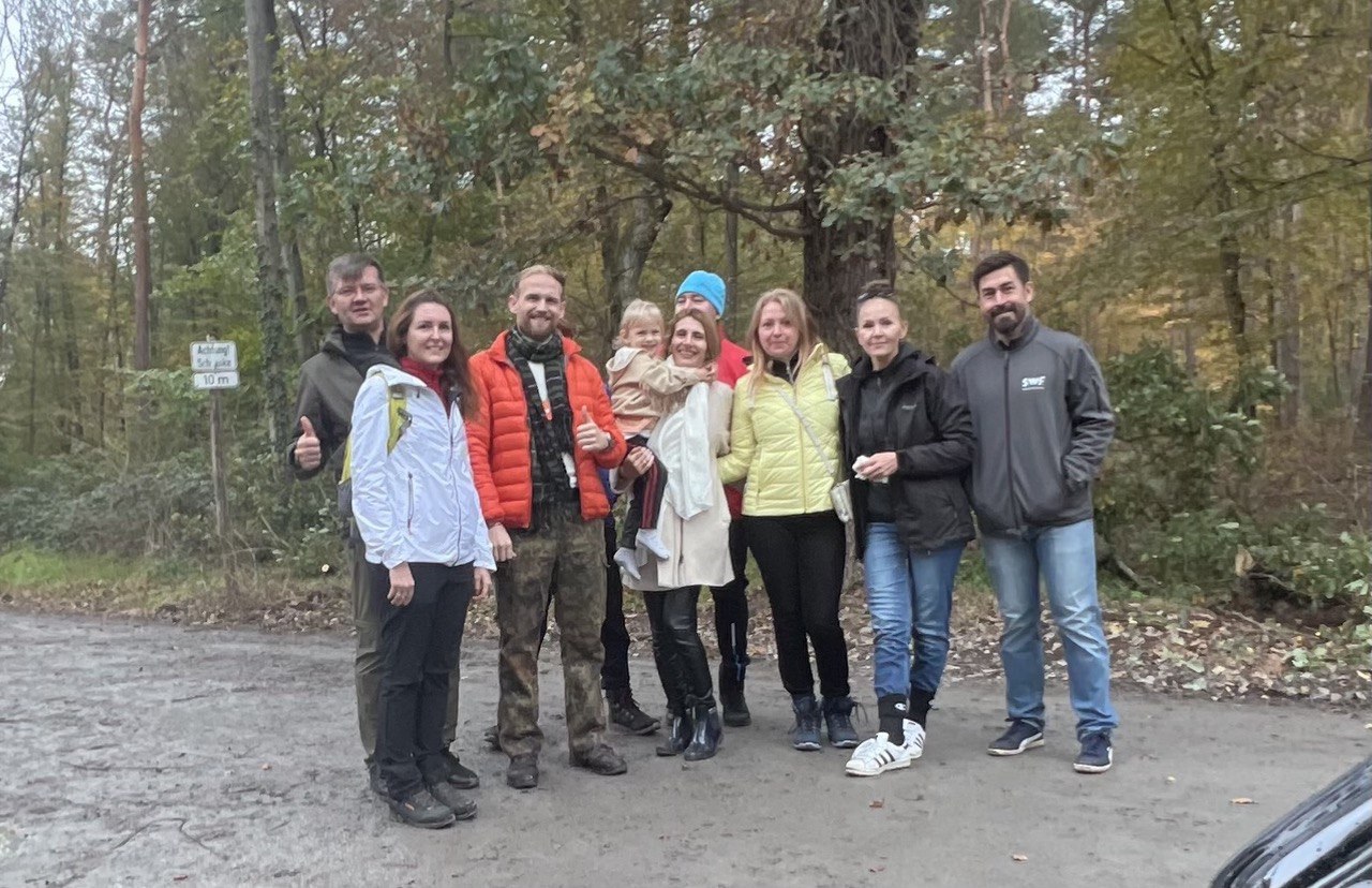 URCAMP Teilnehmer im Wald
